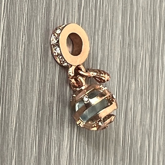 Rose gold Honey bee 🐝 charm only, Fits Pandora bracelets - Picture 5 of 6